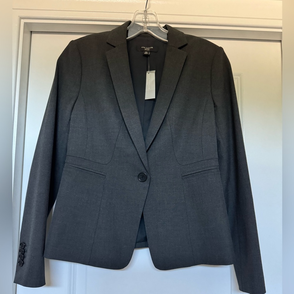 Ann Taylor charcoal blazer in 0P. New with tags.